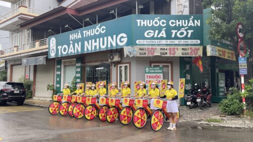 Roadshow - Hành trình chinh phục những người khó tính